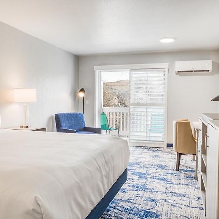 Creekside Inn Downtown Камбрия Екстериор снимка