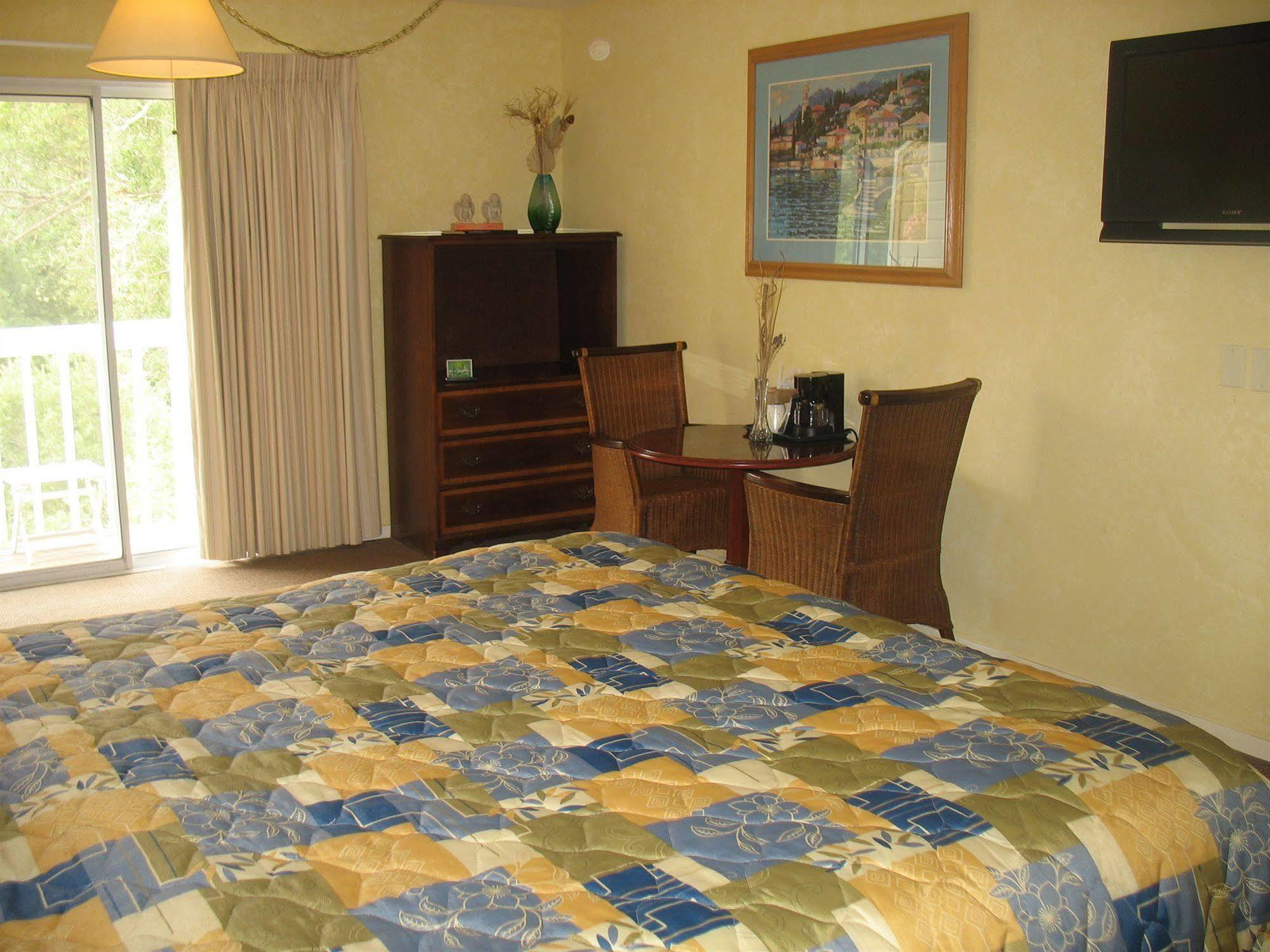 Creekside Inn Downtown Камбрия Екстериор снимка